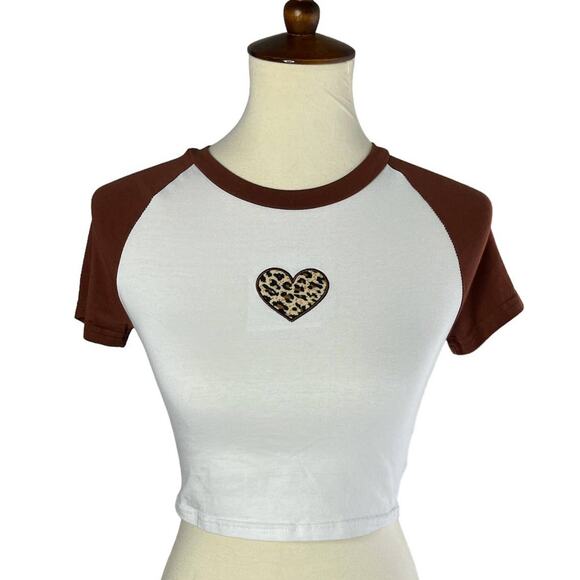 Teen's Crop Top with Leopard Print Heart - Picture 6 of 7